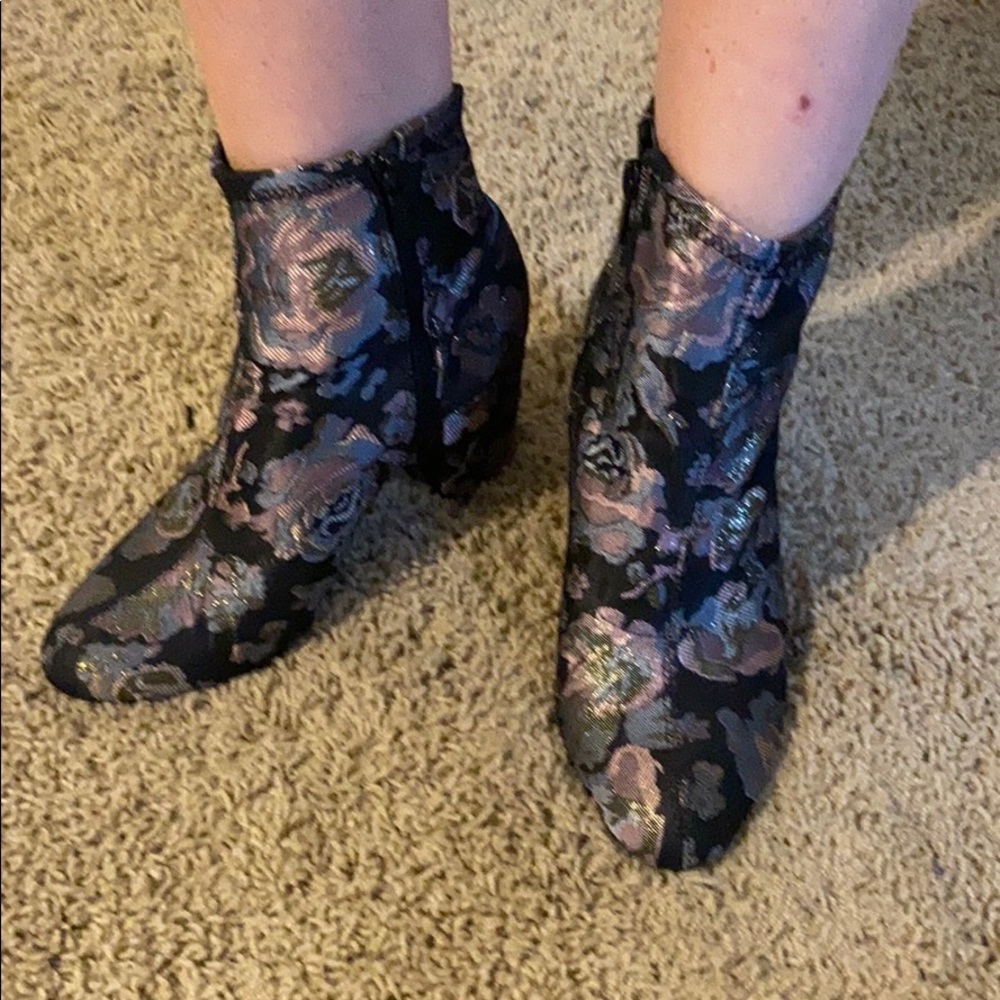 Kenneth Cole Booties